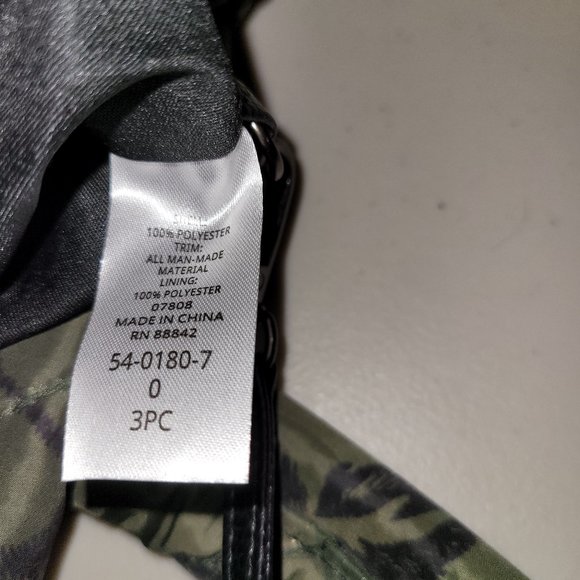 Brand new Women's Purse with makeup bag & another larger bag--$50 obo - Picture 3 of 11